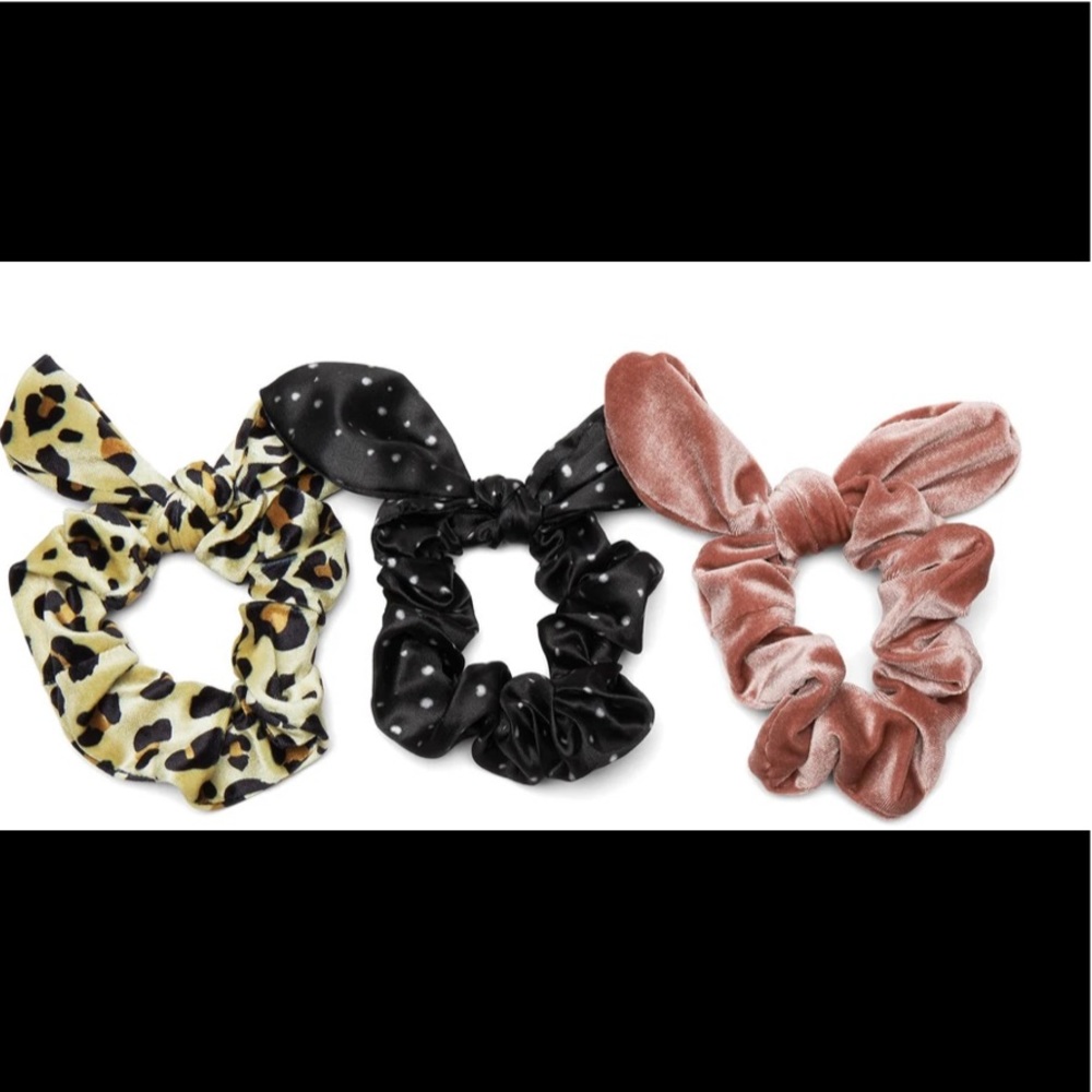 NWOT Quay Sweet Spot Scrunchie Set